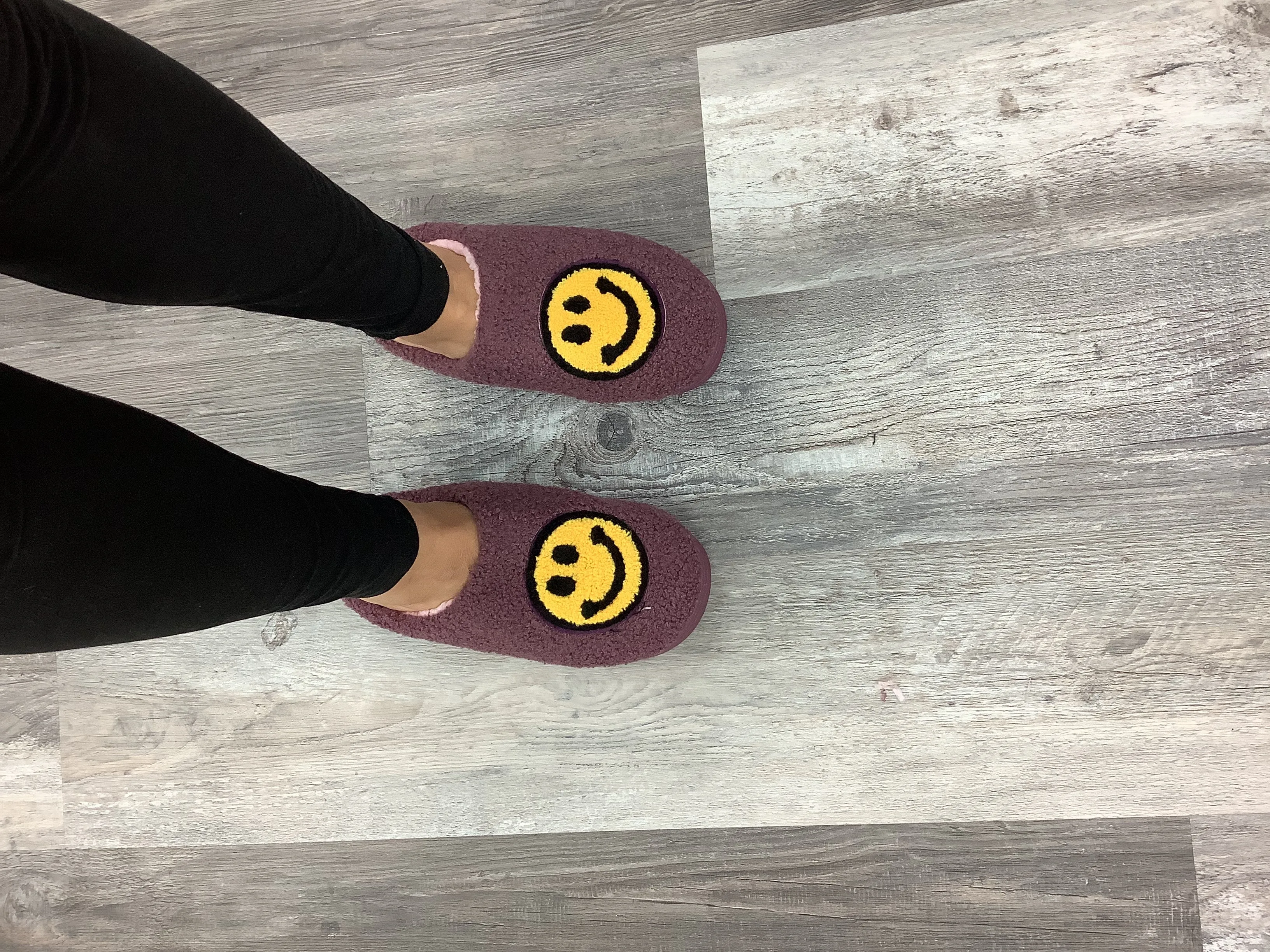 🙂 Women’s & Kids Smiley Face Slippers - Assorted Colors
