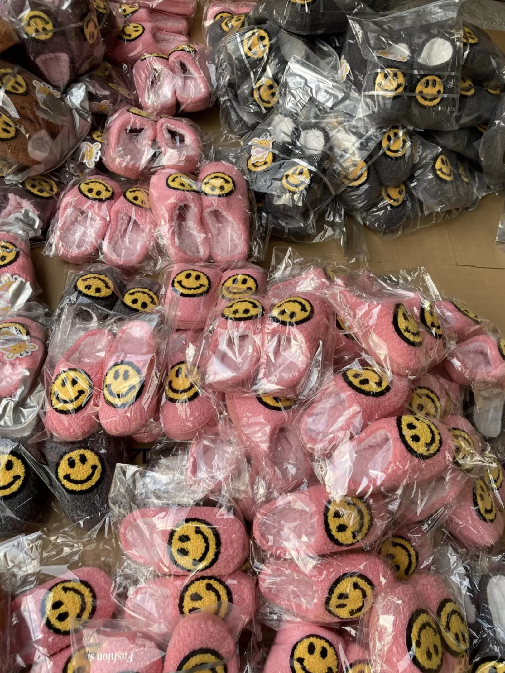 🙂 Women’s & Kids Smiley Face Slippers - Assorted Colors