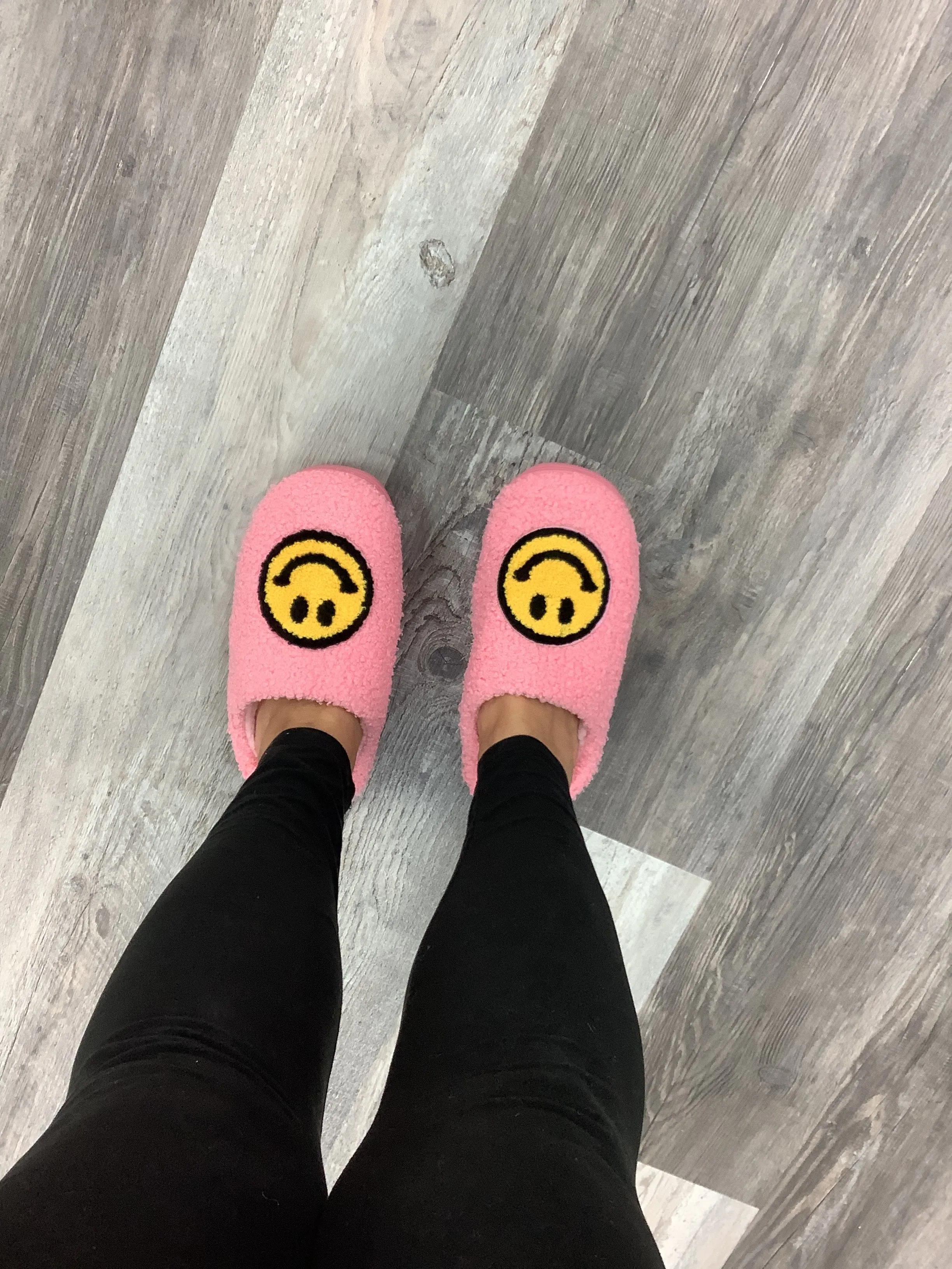 🙂 Women’s & Kids Smiley Face Slippers - Assorted Colors