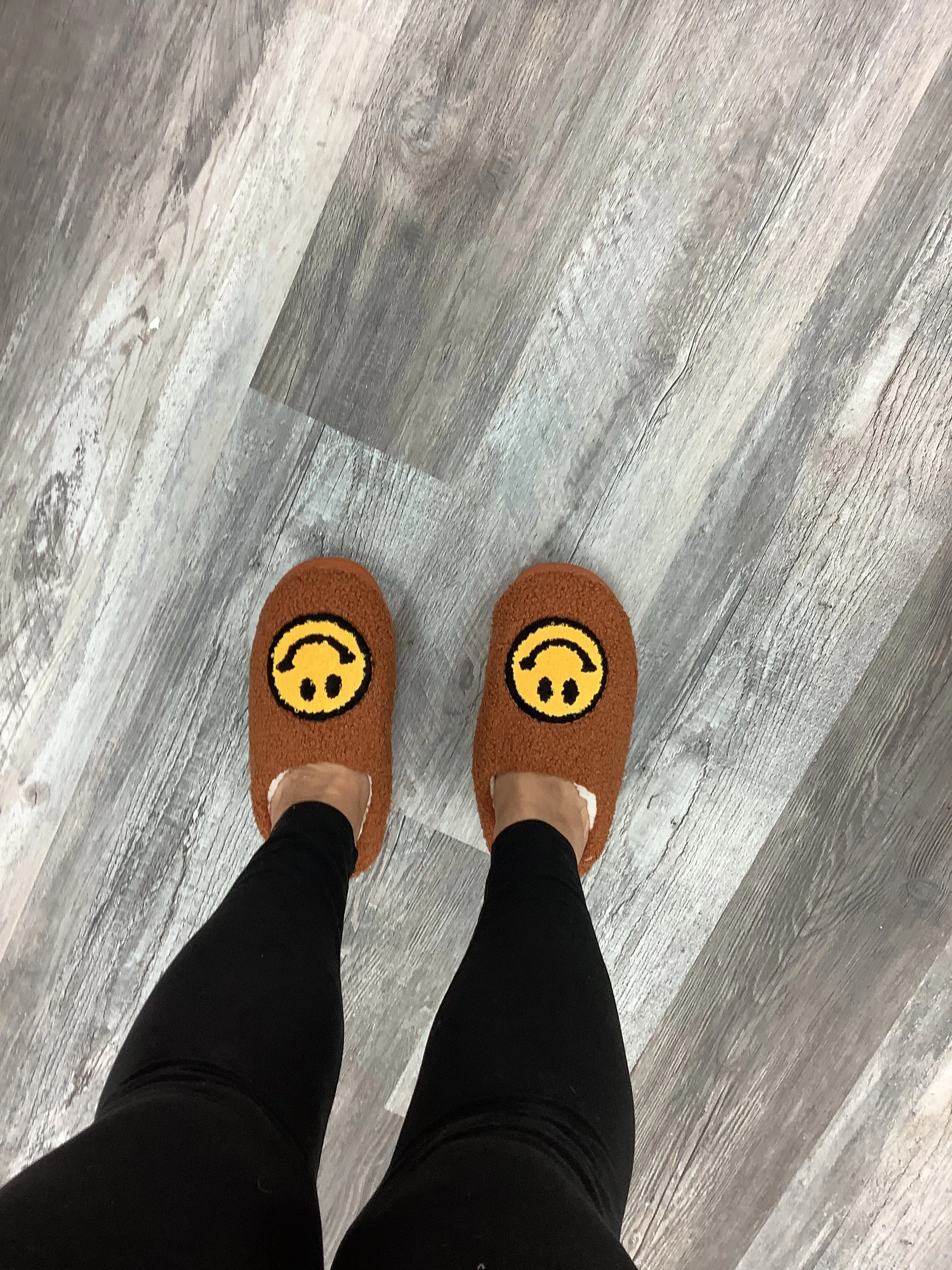 🙂 Women’s & Kids Smiley Face Slippers - Assorted Colors