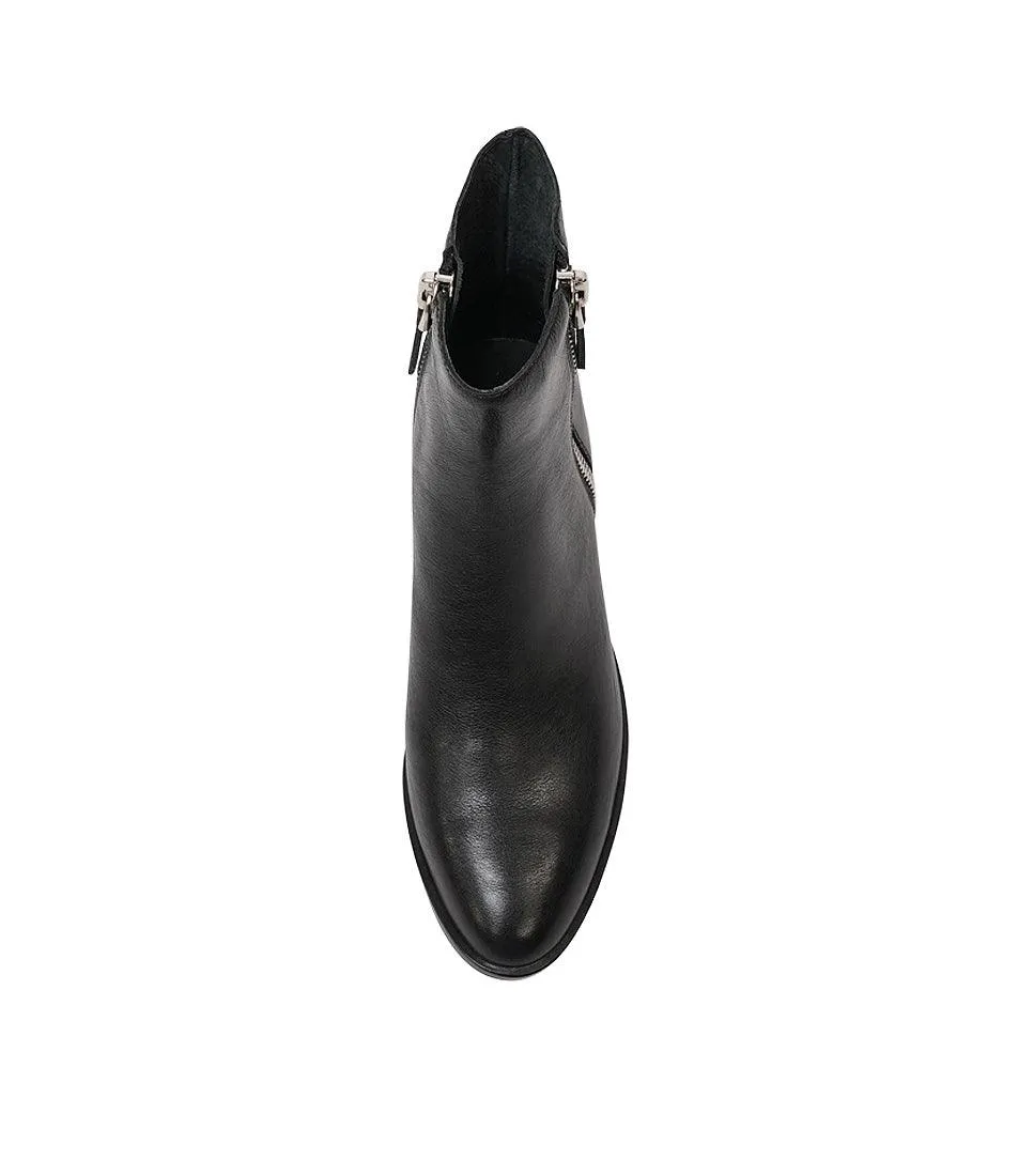 Dorete Black Leather Ankle Boots