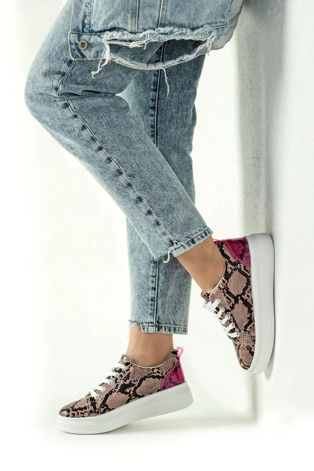 Flatform sneakers